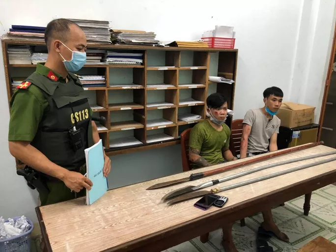 Thịnh và Thiện khai nhận mang dao phóng lợn đi 