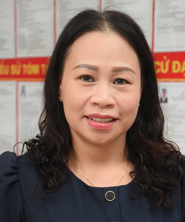 Nghệ sĩ Ưu tú Chu Thị Thúy Hà. Ảnh: Phương Duyên Nghệ sĩ Ưu tú Chu Thị Thúy Hà-Nhà hát Ca múa nhạc tổng hợp Đam San. Ảnh: Phương Duyên