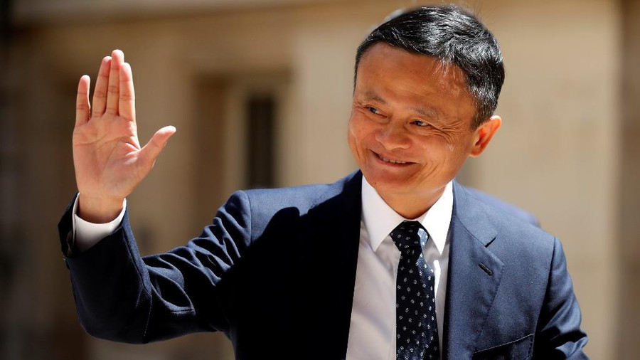 Tỉ phú Jack Ma đang 
