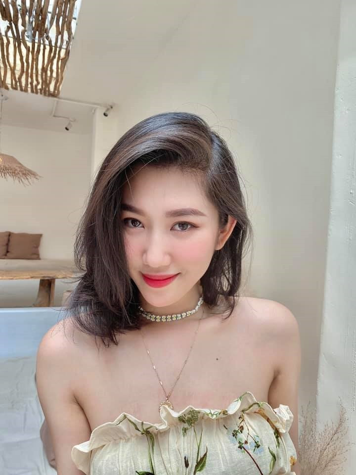 Thuý Ngân từng tham gia rất nhiều dự án phim, nhưng phải tới phim truyền hình “Gạo nếp gạo tẻ“, tên tuổi của nữ diễn viên mới vụt sáng. Thừa thắng xông lên, Thuý Ngân tiếp tục tham gia phim “Cây táo nở hoa“, đảm nhận một vai diễn mới mẻ. Ảnh: NVCC.