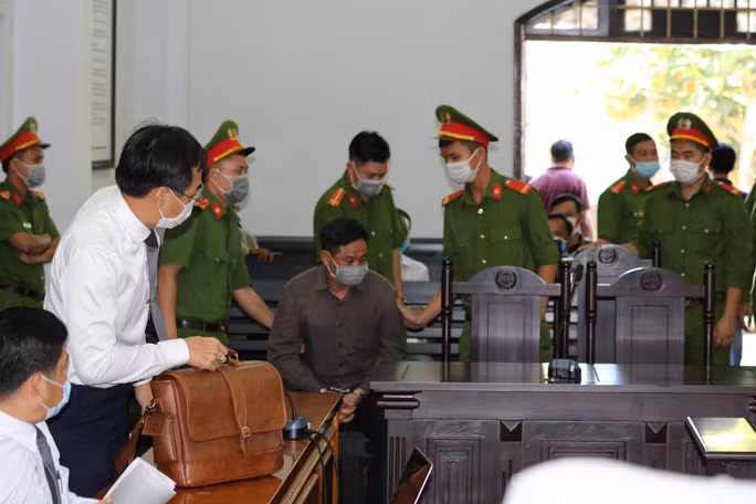 HĐXX cấp phúc thẩm đã hoãn phiên tòa