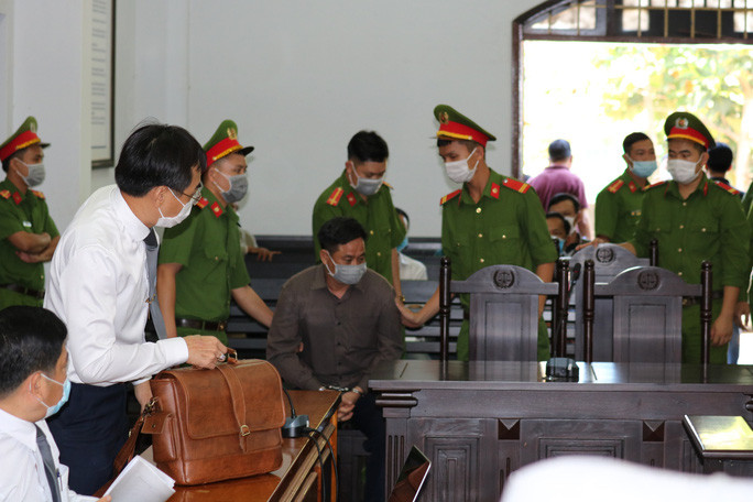 HĐXX cấp phúc thẩm đã hoãn phiên tòa