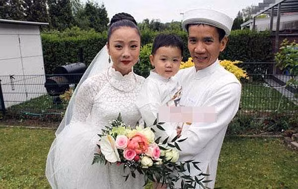 Mới đây, Mỹ Duyên khiến không ít khán giả bất ngờ khi trở lại với vai bà Ích trong “Cây táo nở hoa”. Đây là nhân vật khiến khán giả ghét nhiều hơn yêu. Chính người phụ nữ ấy đã góp phần gây ra những nguồn cơn vất vả của Ngọc và các em. Mỹ Duyên khắc họa hình ảnh người mẹ vô trách nhiệm, thích hưởng thụ và ham chơi. Không những thế, bà còn ăn mặc lòe loẹt, bao trai trẻ và chuyên vòi tiền các con.