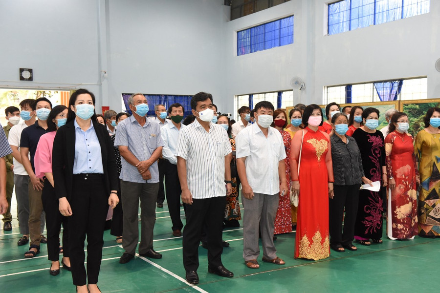 Quang cảnh lễ chào cờ tại tổ bầu cử phường Hoa Lư, TP. Pleiku. Ảnh: Đức Thụy 5 Quang cảnh chào cờ. Ảnh: Đức Thụy