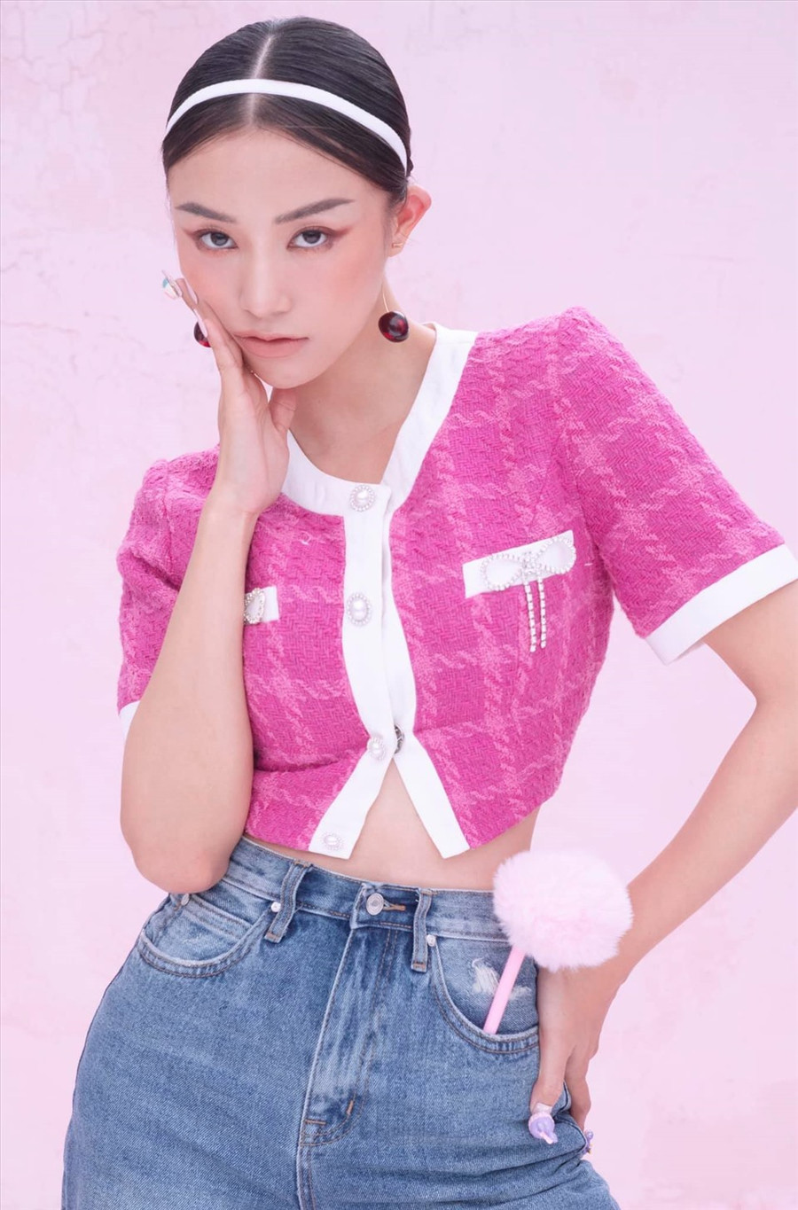 Salim tên thật là Hoàng Kim Ngân sinh năm 1992, tại Hà Nội. Cô là hot girl có tiếng tại Hà Nội và là bạn thân chơi của Quỳnh Anh Shyn, Chi Pu. Ảnh: NSX.