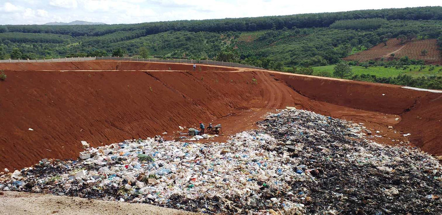 Huyện Ia Grai đã đầu tư xây dựng 3 bãi rác nhưng vì còn hạn chế về kinh phí nên vẫn chưa đảm bảo hợp vệ sinh