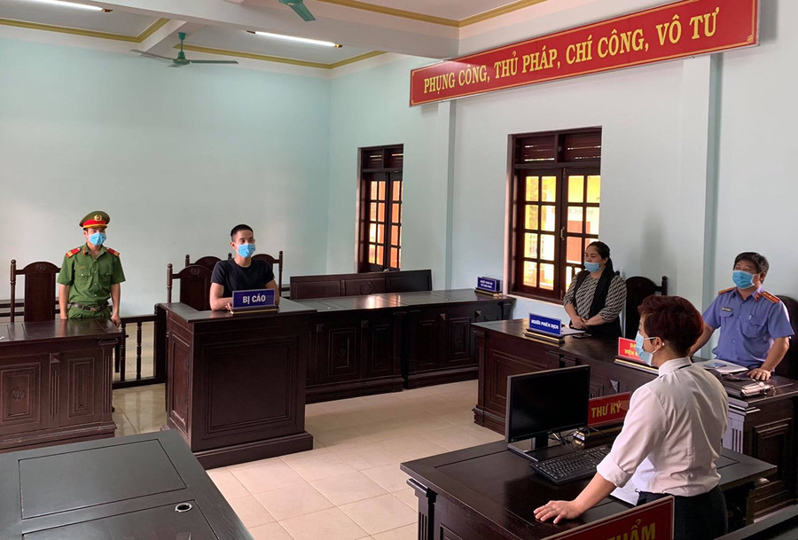  Bị cáo Rơ Châm Yun tại phiên tòa. Ảnh: Hữu Phong