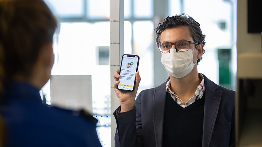 Vietnam Airlines sẽ thử nghiệm hộ chiếu sức khoẻ điện tử IATA Travel Pass - Ảnh VNA Vietnam Airlines sẽ thử nghiệm hộ chiếu sức khoẻ điện tử IATA Travel Pass - Ảnh VNA