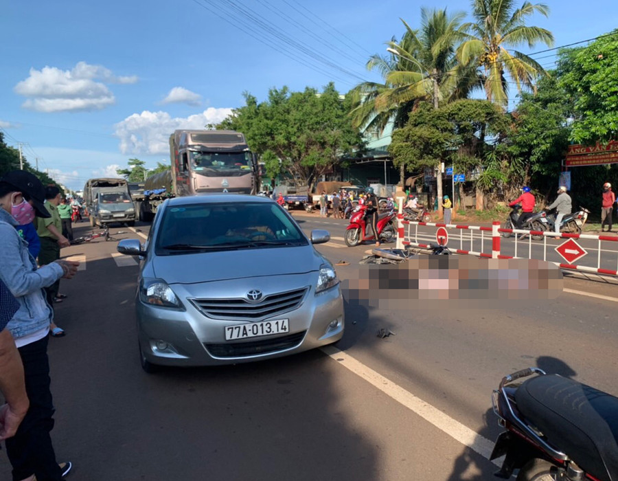 Hiện trường vụ tai nạn giao thông khiến anh Phên tử vong tại chỗ. Ảnh: Văn Ngọc Hiện trường của vụ tai nạn giao thông khiến anh Phên tử vong tại chỗ. Ảnh: Văn Ngọc