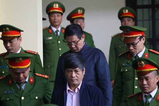 Nguyễn Thanh Hóa và Phan Văn Vĩnh tại một phiên tòa do TAND tỉnh Phú Thọ tổ chức năm 2018. Nguyễn Thanh Hóa và Phan Văn Vĩnh tại một phiên tòa do TAND tỉnh Phú Thọ tổ chức năm 2018.