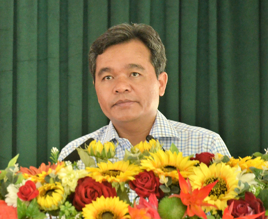 Ứng cử viên Hồ Văn Niên phát biểu tại buổi tiếp xúc với cử tri phường Thống Nhất (TP. Pleiku). Ảnh: Phương Linh