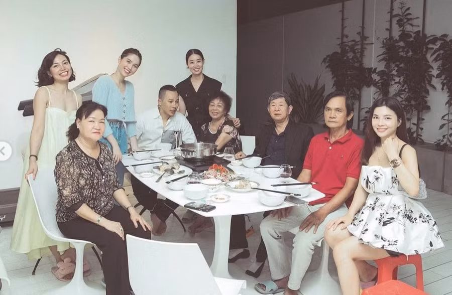 Gắn bó gần 20 năm trong làng giải trí, mối quan hệ của Vũ Khắc Tiệp và 