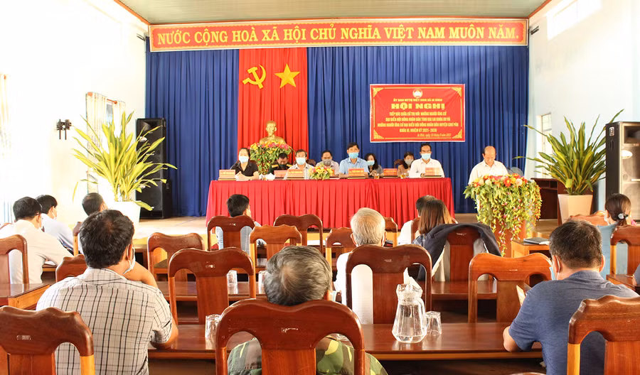 Quang cảnh buổi tiếp xúc cử tri xã Ia Nhin. Ảnh: Nguyễn Diệp