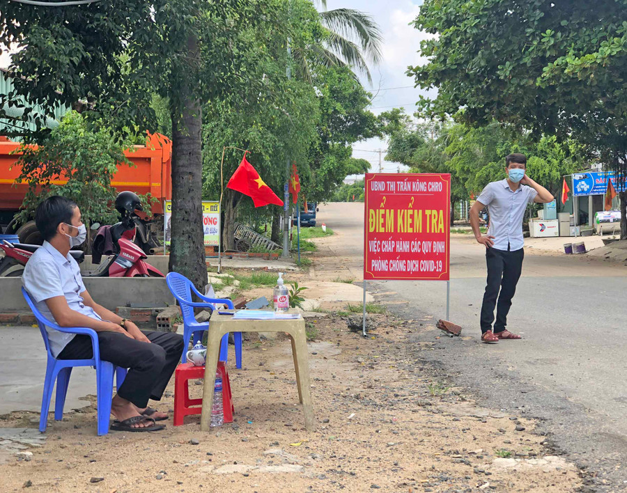 Chốt phòng dịch tại thị trấn Kông Chro. Ảnh: Lê Anh