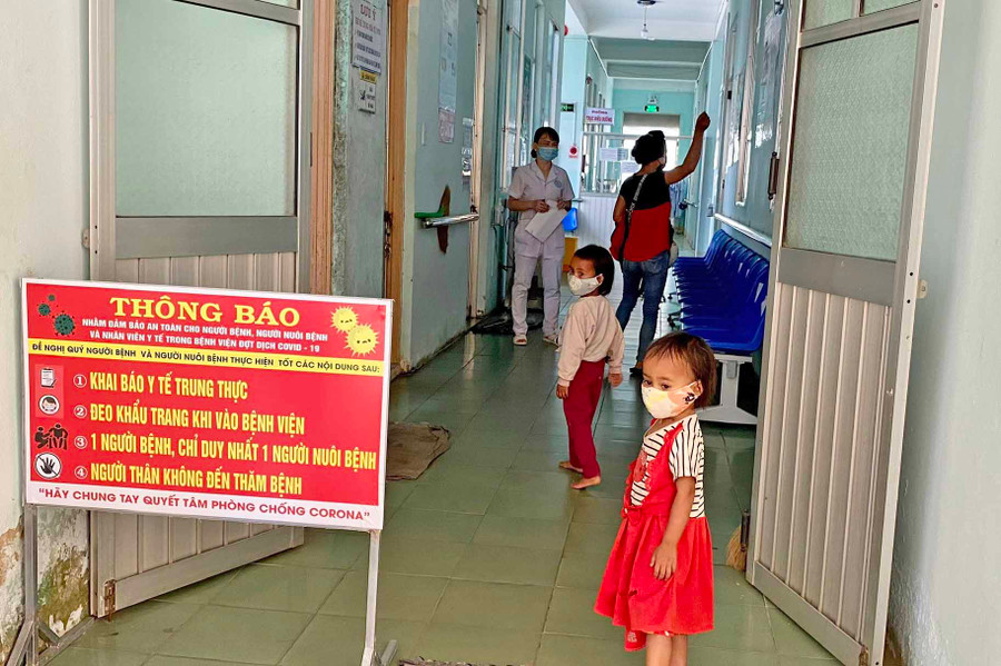Các cơ sở y tế siết chặt an toàn phòng-chống dịch tại đơn vị. Ảnh Như Nguyện