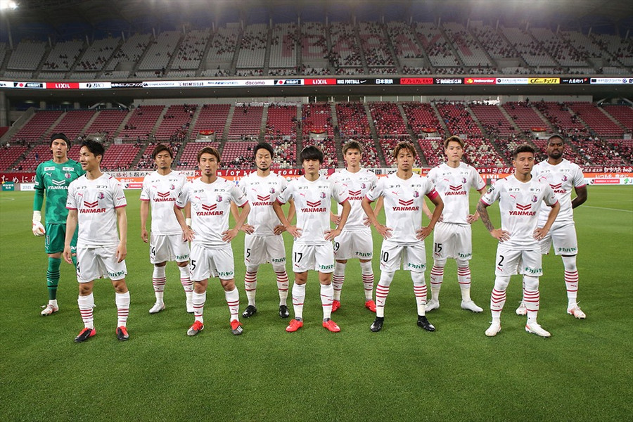 Đặng Văn Lâm dự bị cho thủ thành Kim Jin Hyeon suốt 90 phút. Ảnh: Cerezo Osaka