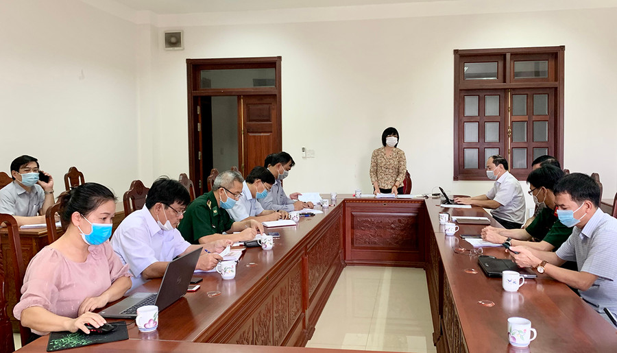 Phó Chủ tịch UBND tỉnh Nguyễn Thị Thanh Lịch phát biểu tại cuộc họp. Ảnh: Như Nguyện Quang cảnh cuộc họp. Ảnh: Như Nguyện