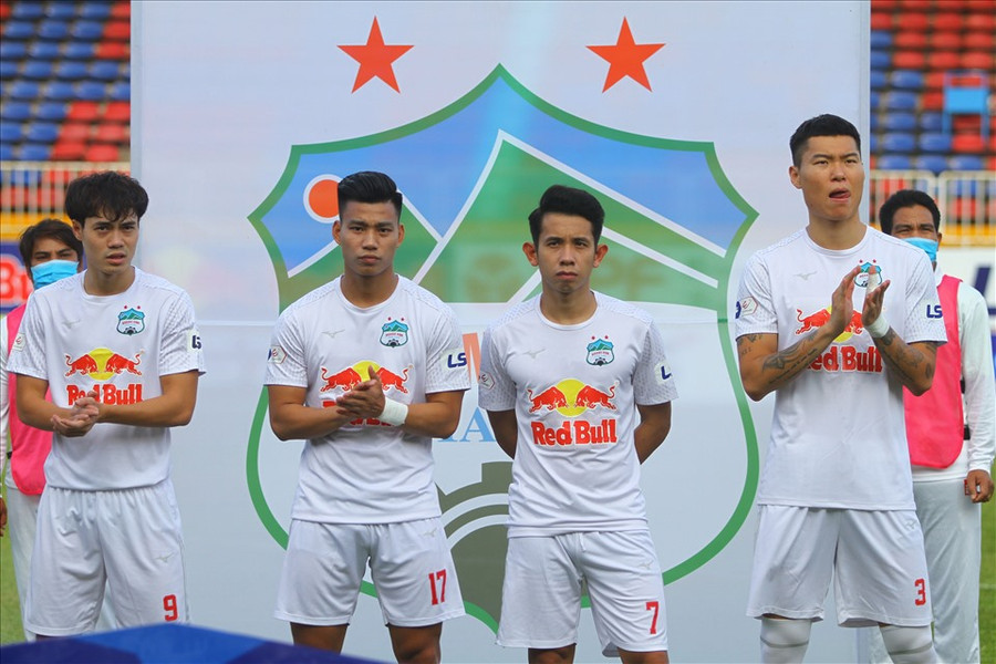 Đội hình chính của Hoàng Anh Gia Lai đều đã nhận thẻ vàng. Ảnh: Thanh Vũ Đội hình chính của Hoàng Anh Gia Lai đều đã nhận thẻ vàng. Ảnh: Thanh Vũ