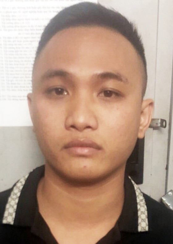 Nguyễn Đình Phương - kẻ cầm đầu nhóm thanh niên kéo đến Bệnh viện Đa khoa TP Quy Nhơn đập phá, truy sát bệnh nhân Nguyễn Đình Phương - kẻ cầm đầu nhóm thanh niên kéo đến Bệnh viện Đa khoa TP Quy Nhơn đập phá, truy sát bệnh nhân