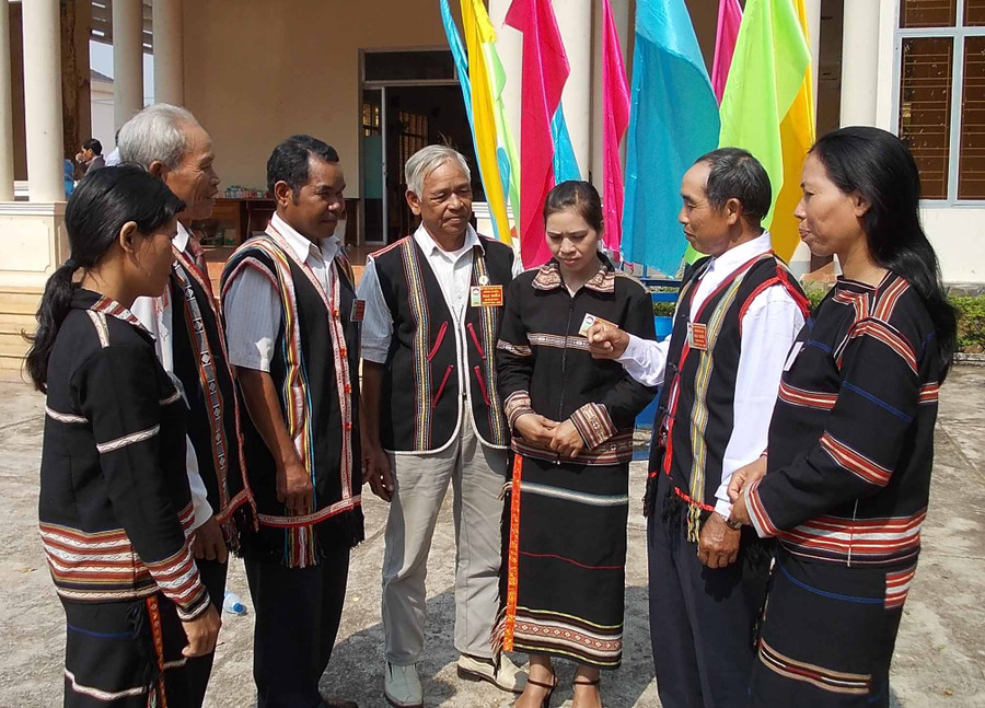 THANH NHẬT -Trao đổi kinh nghiệp xây dựng đời sống văn hoá vùng dân tộc thiểu số DSCN0129