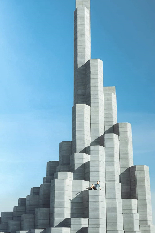 Ở bất cứ góc nào, bạn cũng có thể có bức ảnh ấn tượng ở tháp Nghinh Phong (Ảnh: Đào Duy Phương)