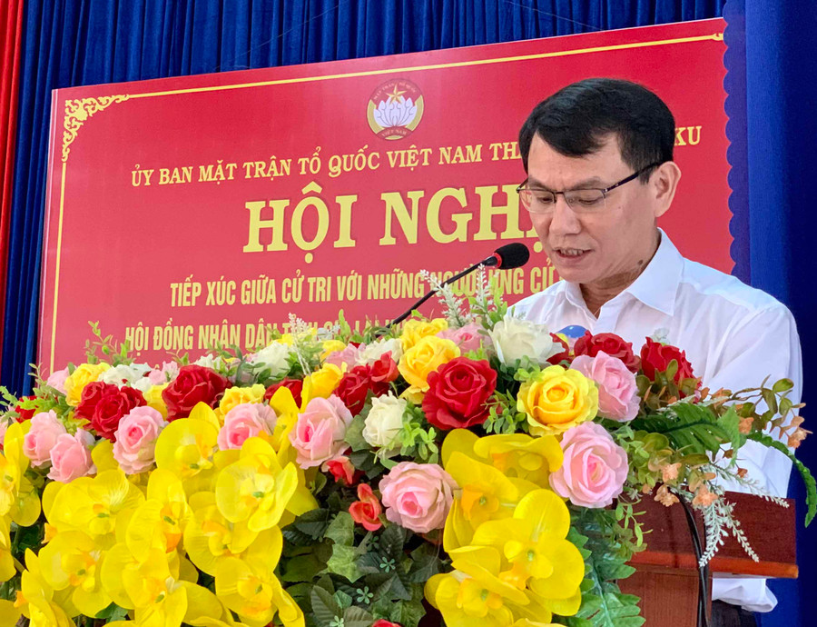 Ông Trịnh Duy Thuân- Uỷ viên Ban Thường vụ Tỉnh uỷ, Bí thư Thành uỷ, Chủ tịch HĐND TP.Pleiku trình bày chương trình hành động. Ảnh Như Nguyện