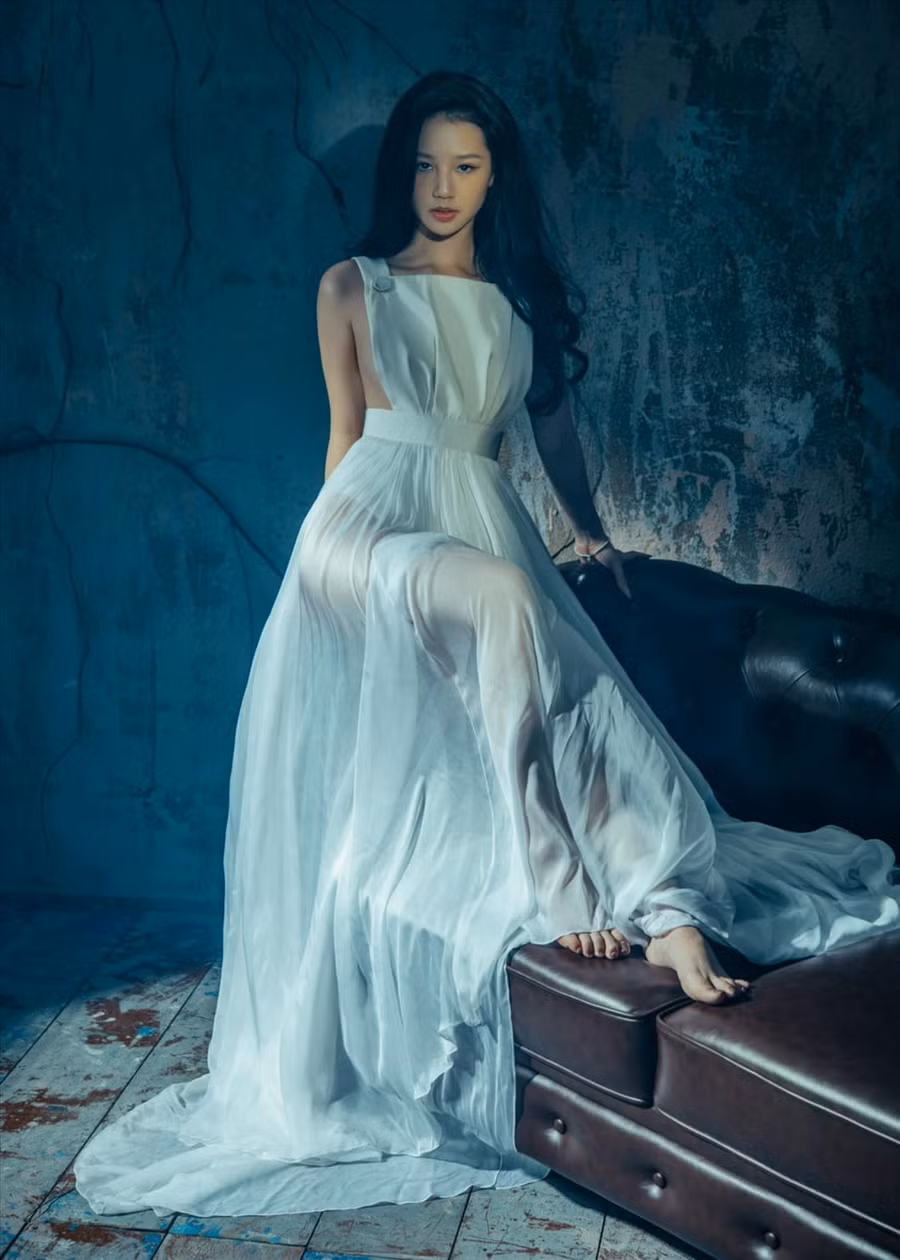 Không hề kém cạnh hai chị, Amee cũng có một vai diễn thú vị trong “Thiên thần hộ mệnh“. Trong phim, Amee vào vai bạn thân của Mai Ly (Trúc Anh). Ảnh: NSX.