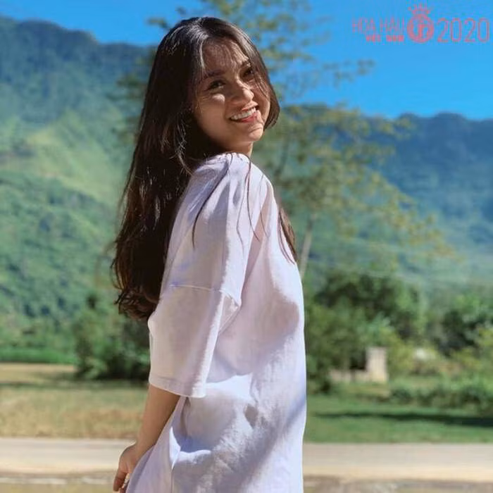 Vũ Thư từng ghi danh Hoa hậu Việt Nam 2020 song không tiến sâu. Chia sẻ về ý định thi hoa hậu, người đẹp từng bày tỏ: “Tôi muốn đưa tên tuổi quê hương, muốn quê hương của mình được có cơ hội một lần xướng danh trên đấu trường sắc đẹp”. ẢNH: FBNV