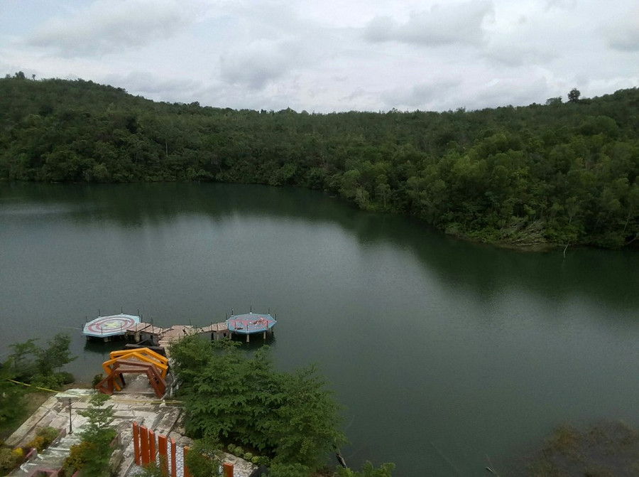  Cầu tàu tại hồ Kandi nơi xảy ra sự việc - ẢNH: AFP