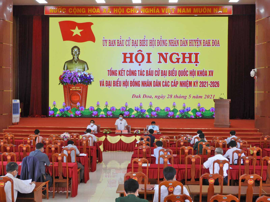 Quang cảnh hội nghị tổng kết công tác bầu cử của huyện Đak Đoa