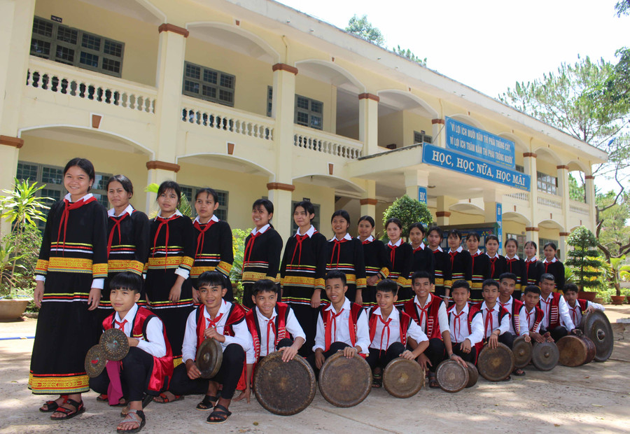 Câu lạc bộ Cồng chiêng-múa xoang của Liên đội Trường THCS Dân tộc Nội trú huyện Chư Păh đã tạo sân chơi bổ ích cho học sinh. Ảnh Thủy Bình