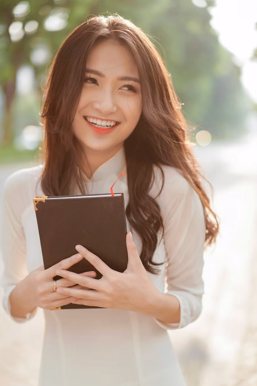 Vũ Thị Anh Thư sinh năm 1998, quê ở Hà Nam. Cô từng là sinh viên Đại học Sư phạm Nghệ thuật Trung ương Hà Nội. ẢNH: FBNV