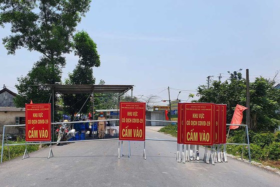 Chốt kiểm soát ra vào xã Phong Hiền Chốt kiểm soát ra vào xã Phong Hiền