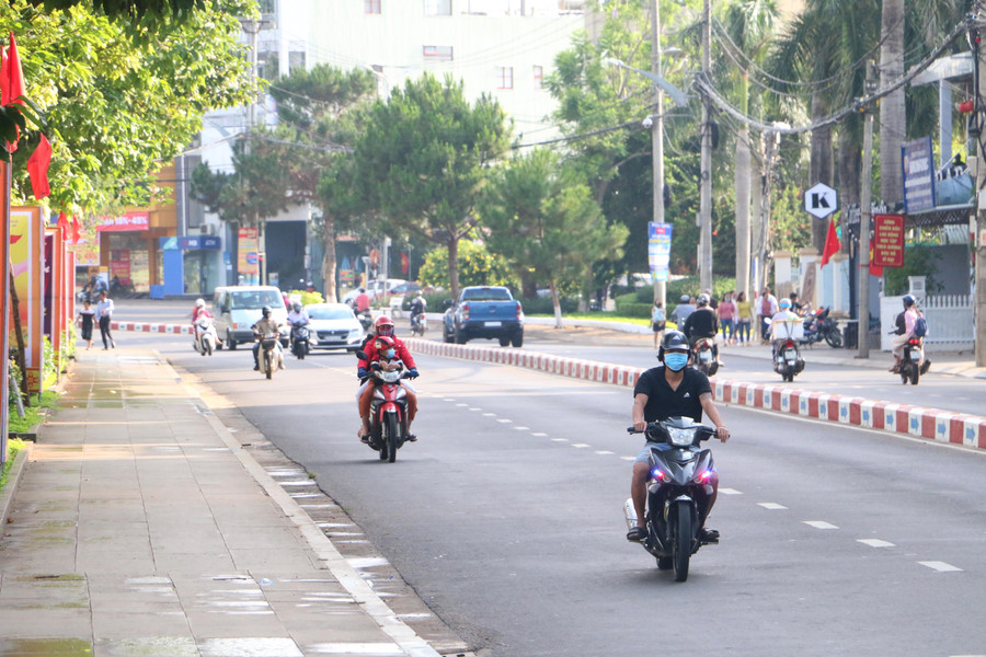 Phấn lớn người dân Phố núi đều chấp hành nghiêm các quy định về phòng-chống Covid-19