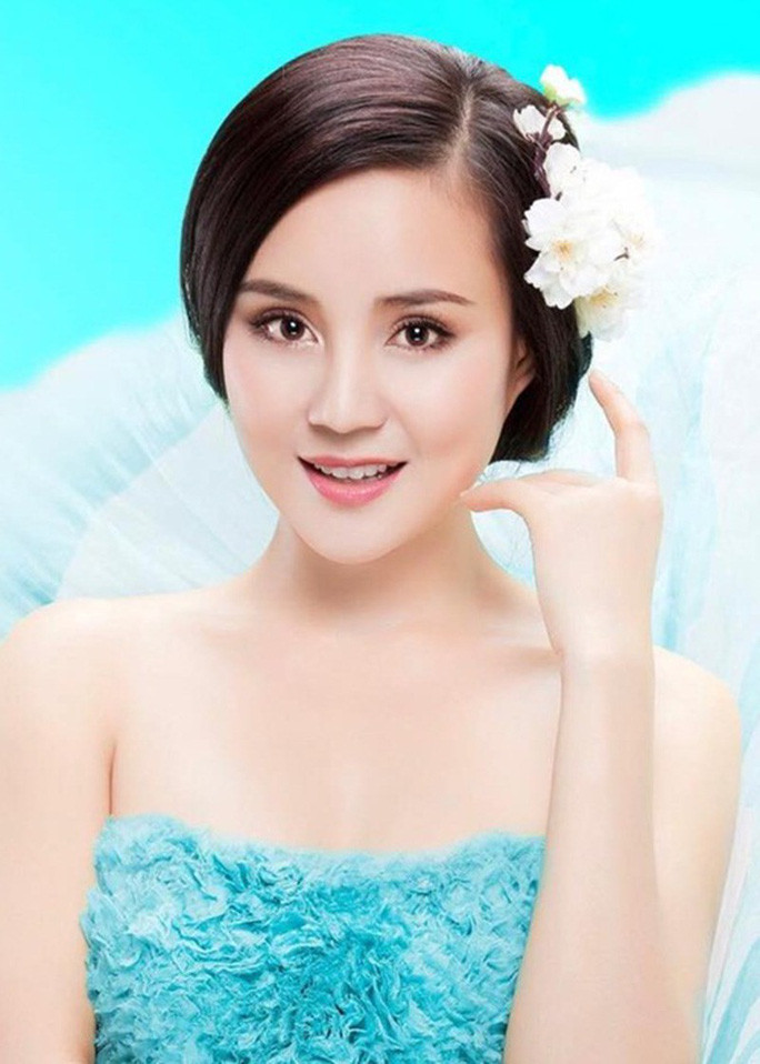 Vy Oanh khẳng định những tấm hình đang lan truyền trên mạng là chính cô gởi cho một người khác, không thể cho đó là hình sex