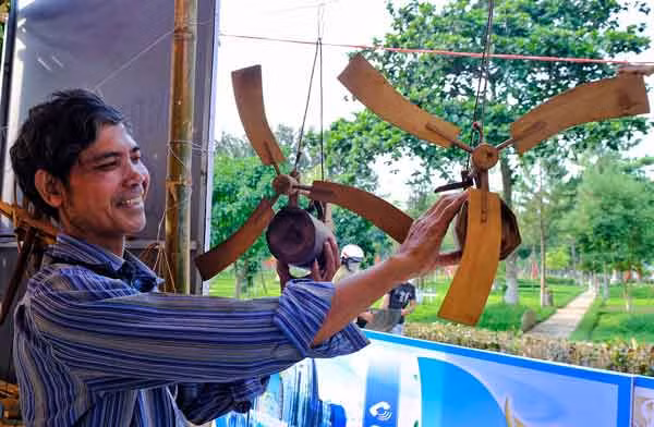 Một loại đàn gió độc đáo do Nghệ nhân Rơ Châm Tih chế tác