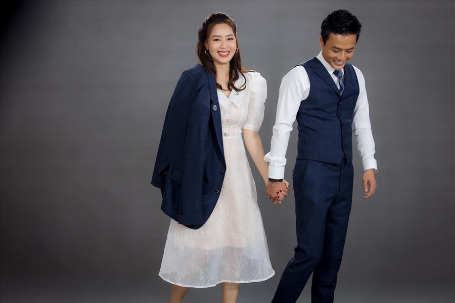 Vì đều đã có gia đình nên hai diễn viên tránh những cảnh quá thân mật trên phim. Ảnh: VFC.