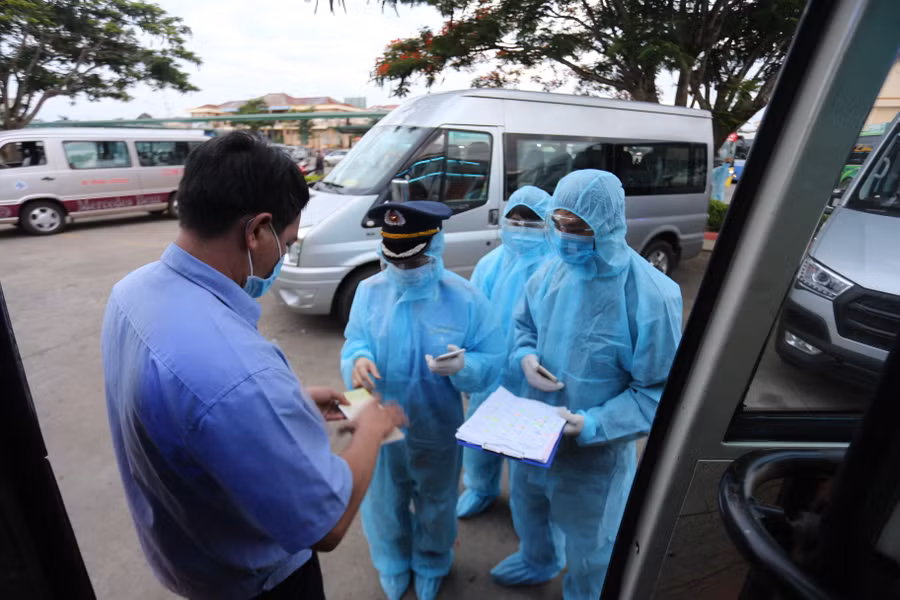  Sở GTVT nắm cụ thể danh sách hành khách đi trên xe. Ảnh: Văn Ngọc