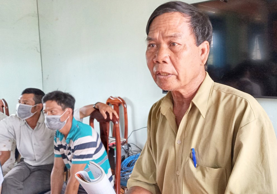 Cử tri Rơ Mah Bình (làng Đê Sơ, xã Ia Me, huyện Chư Prông) tham gia ý kiến tại hội nghị. Ảnh: Phương Dung