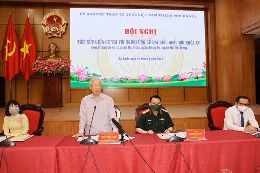  Tổng Bí thư Nguyễn Phú Trọng tại hội nghị tiếp xúc cử tri. Ảnh: Trí Dũng