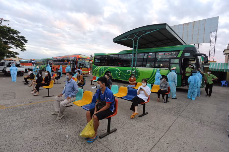 Theo thống kê có hơn 1.000 người từ TP. Hồ Chí Minh về Gia Lai trong sáng 31-5. Ảnh: Văn Ngọc