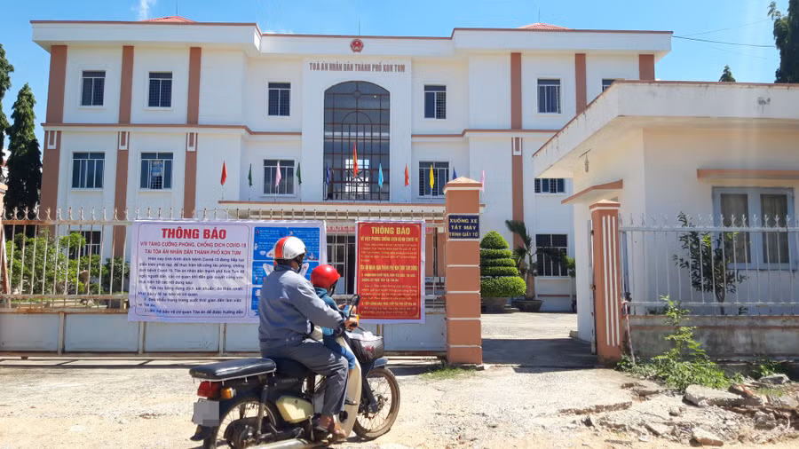 Trước khi bị bắt ông Nguyễn Văn Tuấn là thẩm phán tại TAND TP.Kon Tum. ẢNH: ĐỨC NHẬT