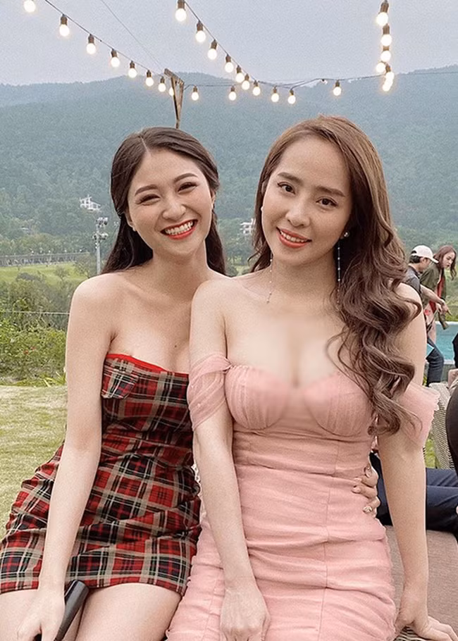 Thư Vũ đọ vẻ quyến rũ với diễn viên Quỳnh Nga. ẢNH: FBNV