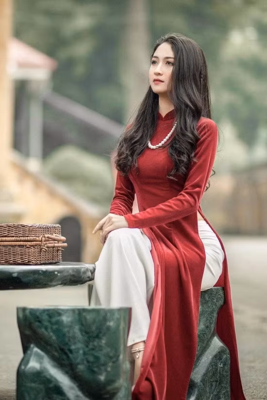 Ngoài ra, người đẹp sinh năm 1998 từng cộng tác cho VTV cũng như làm người mẫu quảng cáo. ẢNH: FBNV