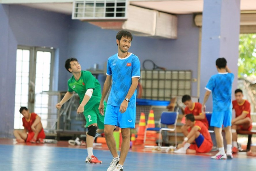 Huấn luyện viên Phạm Minh Giang hài lòng với kết quả hoà 0-0 của đội tuyển Futsal Việt Nam. Ảnh: VFF