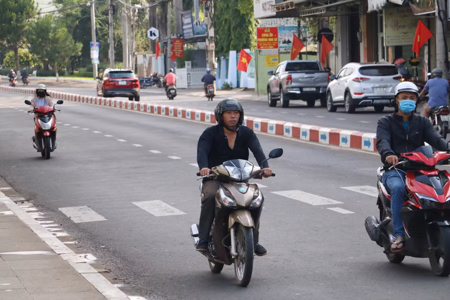 Bên cạnh đó, vẫn còn 1 bộ phận người dân chưa chấp hành nghiêm các quy định về phòng-chống dịch Covid-19