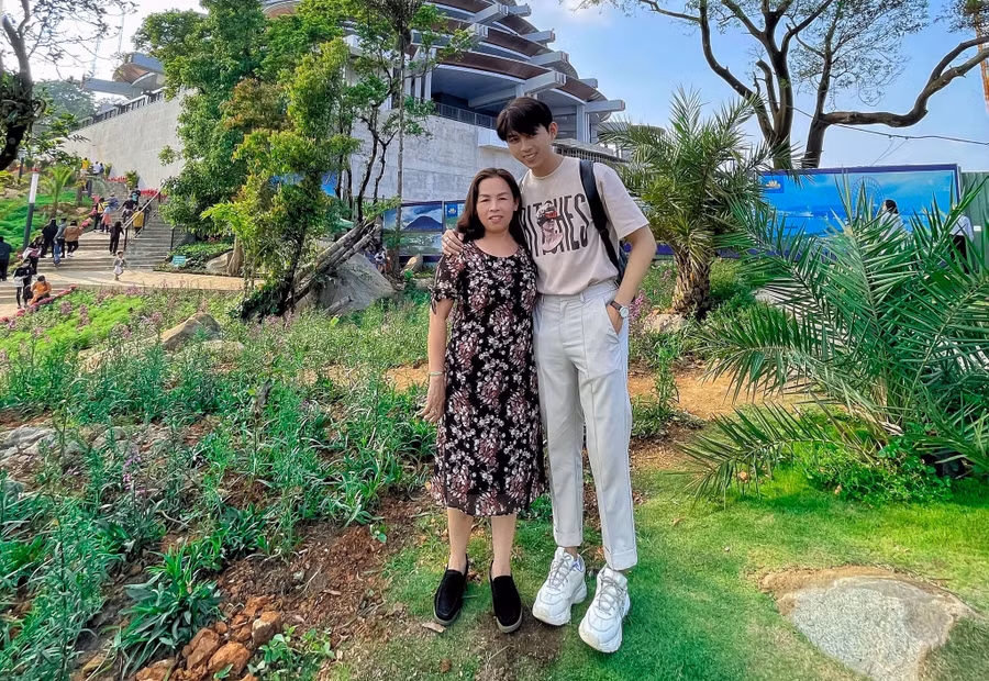 Tấn Tài du lịch cùng gia đình. Ảnh: NVCC