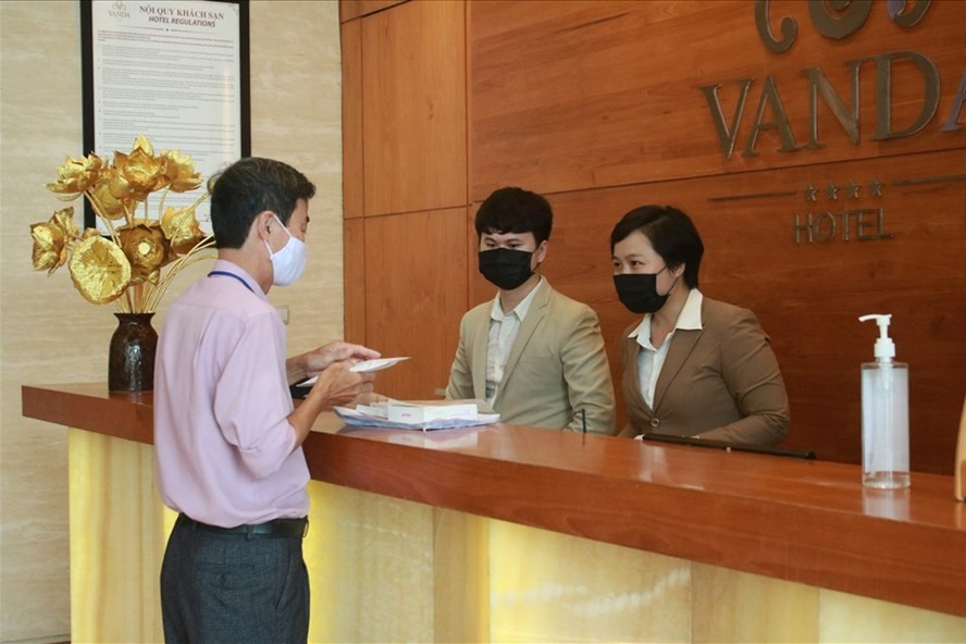 Bộ VHTTDL yêu cầu các tỉnh, thành phố trực thuộc Trung ương thực hiện nghiêm các công tác phòng chống dịch tại các cơ sở lưu trú du lịch. Ảnh: LĐ