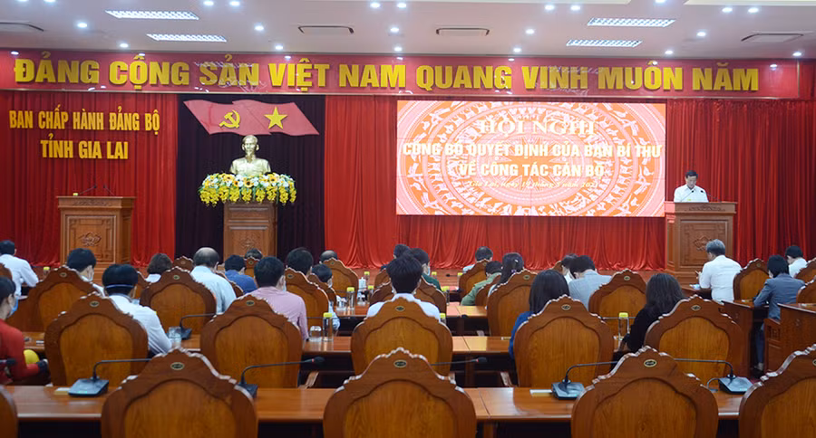 Quang cảnh hội nghị trao quyết định của Ban Bí thư về công tác cán bộ. Ảnh: Phương Linh