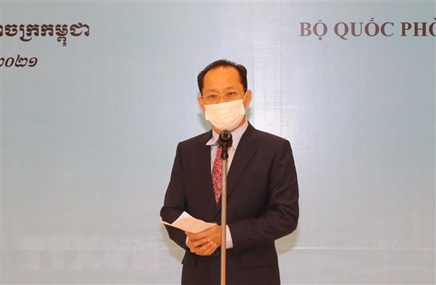 Ngài Chay Navuth, Đại sứ Campuchia tại Việt Nam phát biểu tại buổi lễ. (Ảnh: Hồng Pha/TTXVN phát) Ngài Chay Navuth, Đại sứ Campuchia tại Việt Nam phát biểu tại buổi lễ. (Ảnh: Hồng Pha/TTXVN phát)